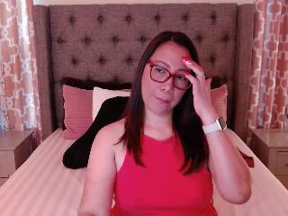 Chat with CreamyyLipss69