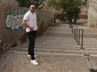 Chat with LazarAngelo