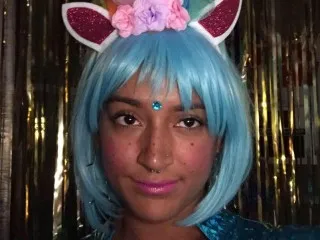 Chat with MollyPocket