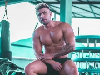 Chat with OwenMaxiimus